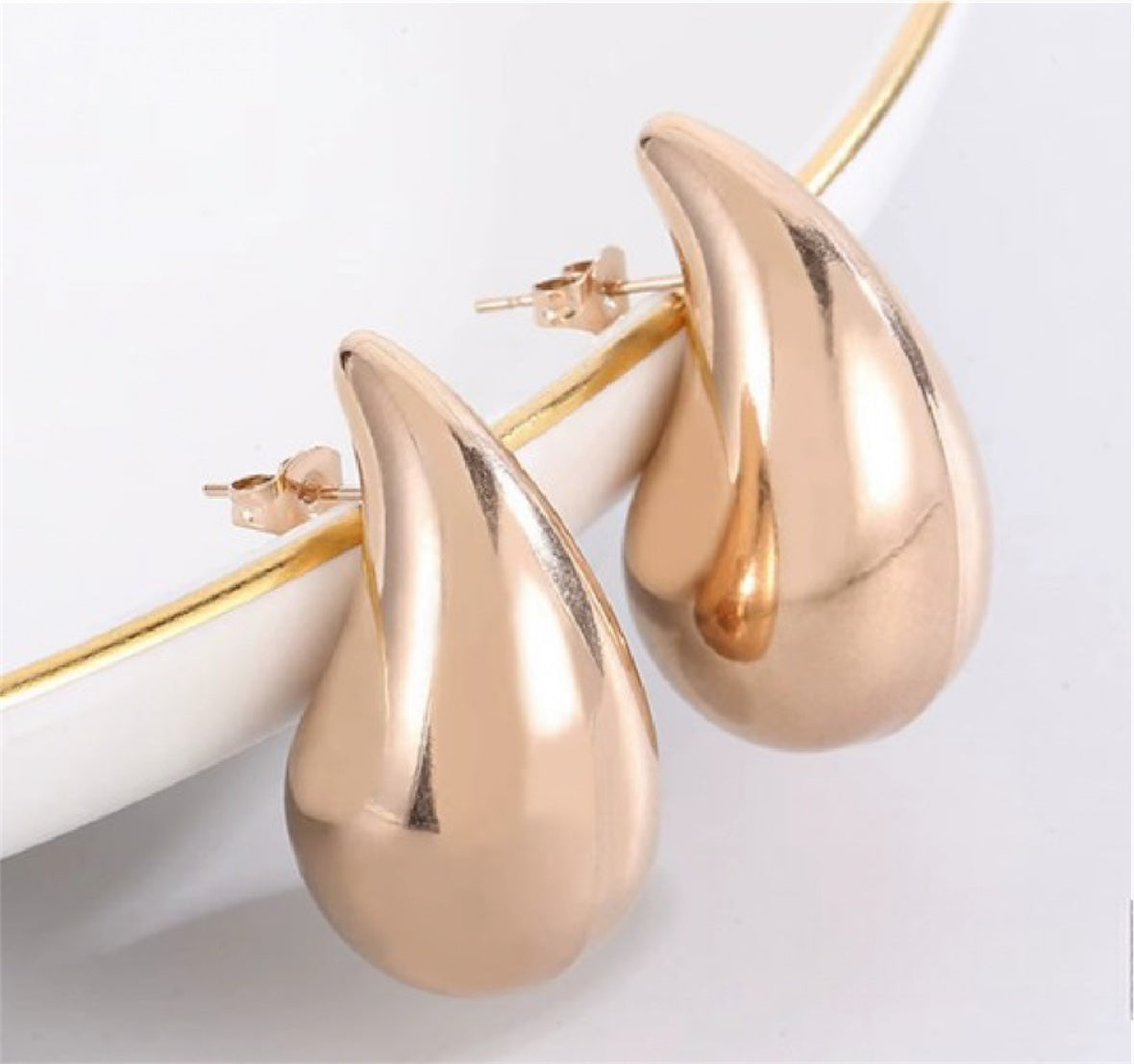 "Sweet Cecily" Waterdrop Studs