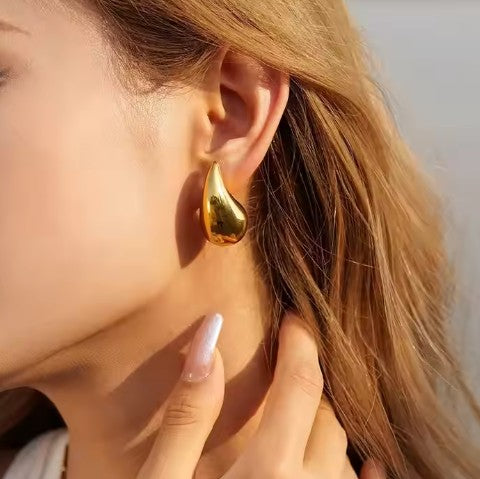 "Sweet Cecily" Waterdrop Studs