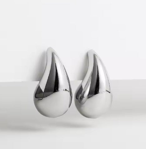"Sweet Cecily" Waterdrop Studs