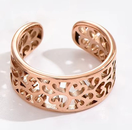 "Begonia" Toe Ring