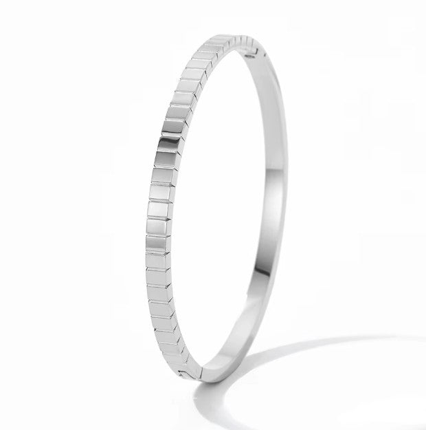 "Freesia" Bangle
