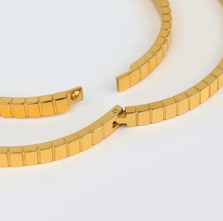 "Freesia" Bangle