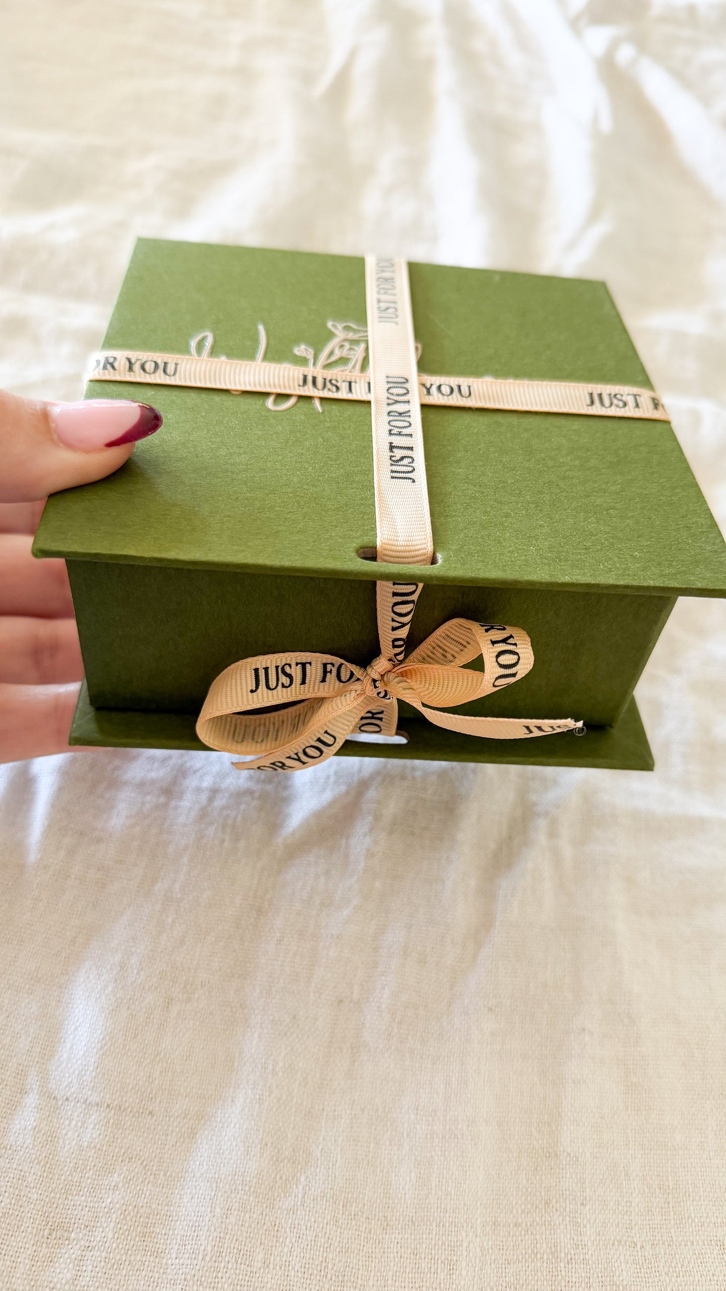 Deluxe Gift Wrapping