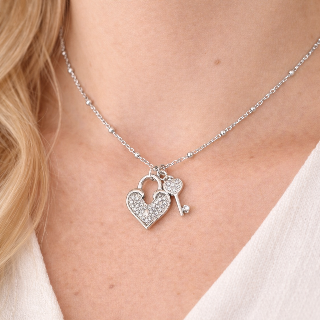 "Chain of Heart" Necklace