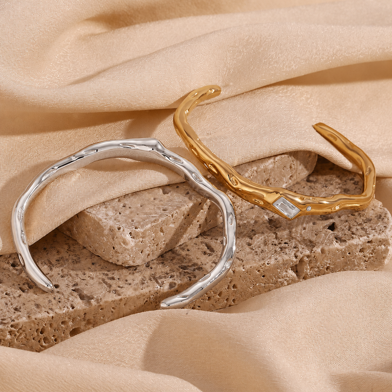 Gloriosa Cuff