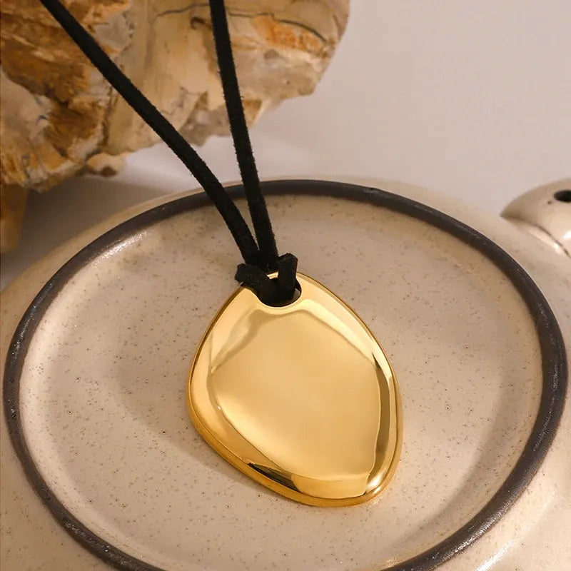 Hyacinth Leather Necklace