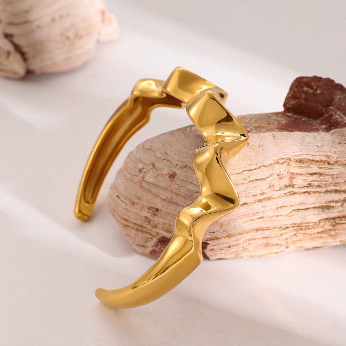 Waterproof hypoallergenic stainless steel cuff 