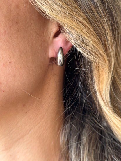 "Sweet Cecily" Waterdrop Studs