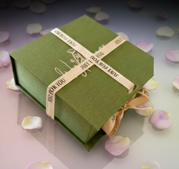 Deluxe Gift Wrapping