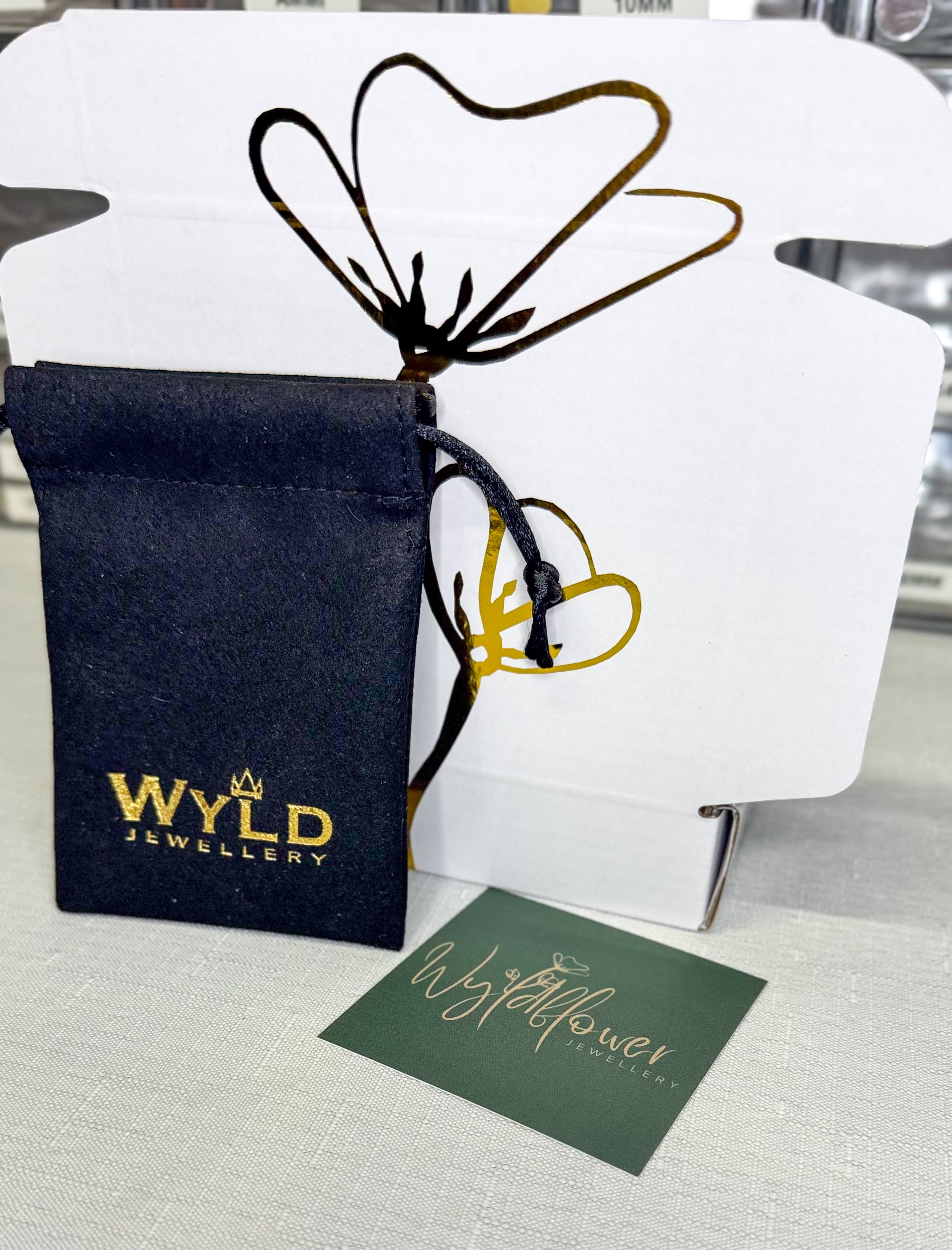 Deluxe Gift Wrapping