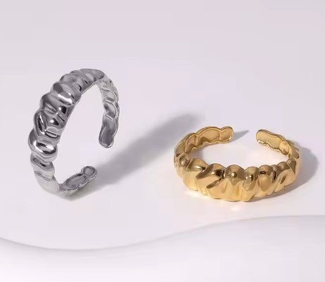 "Hydrolea" Adjustable Ring