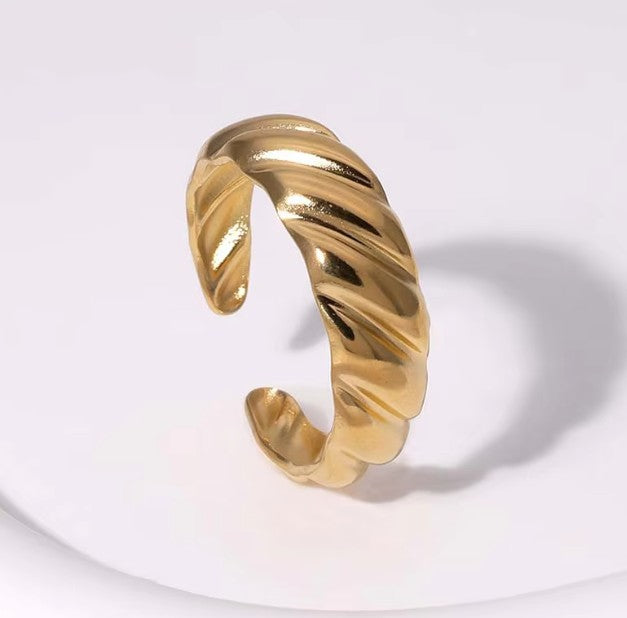 "Hydrolea" Adjustable Ring