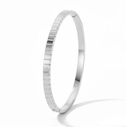 "Freesia" Bangle