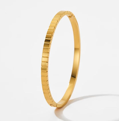 "Freesia" Bangle
