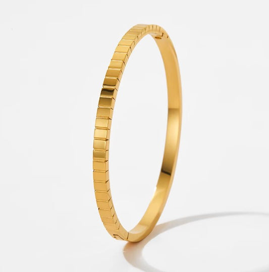 "Freesia" Bangle