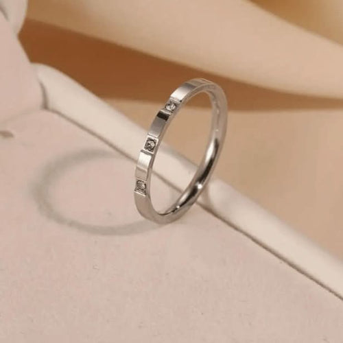Waterproof hypoallergenic stainless steel jewellery